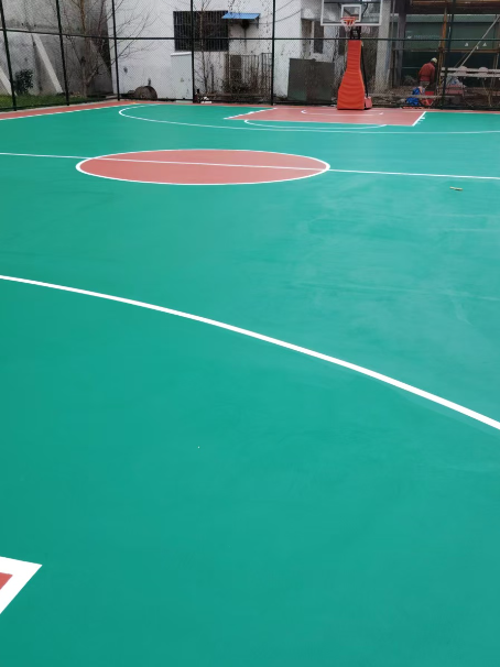 博罗 球场长期使用易出现地面开裂